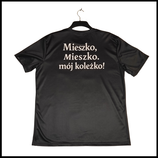 Munro Mental “Chrzest Polski 966” t-shirt – back view with slogan