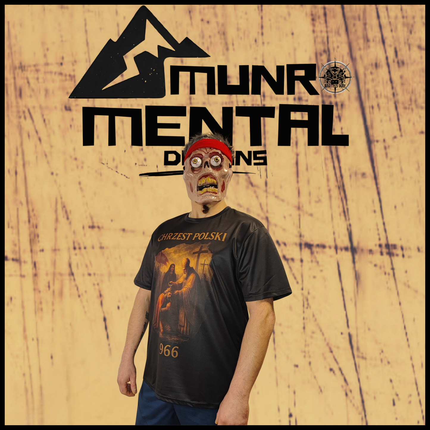 Munro Mental “Chrzest Polski 966” t-shirt – model right view
